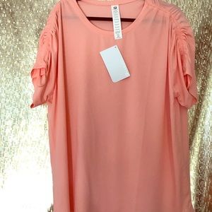 Cute Fabletics workout top!!! Juicy peachy color.